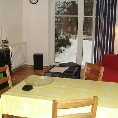 Apartment In Ruegen Naehe Weltnaturerbe Kreidekueste *