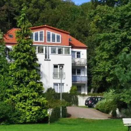 In Ruegen Naehe Weltnaturerbe Kreidekueste * Sassnitz