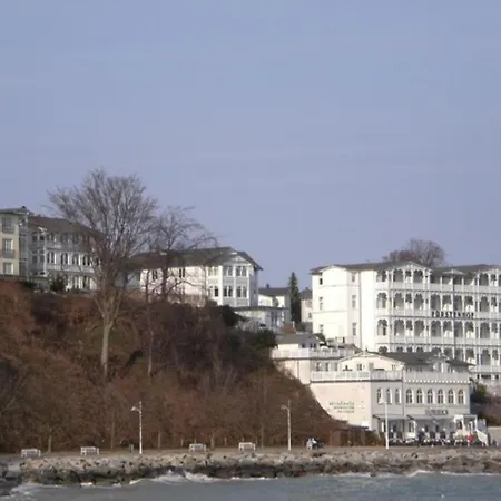 In Ruegen Naehe Weltnaturerbe Kreidekueste * Sassnitz