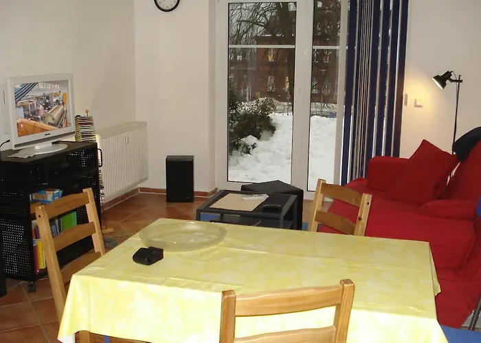 Apartment In Ruegen Naehe Weltnaturerbe Kreidekueste *