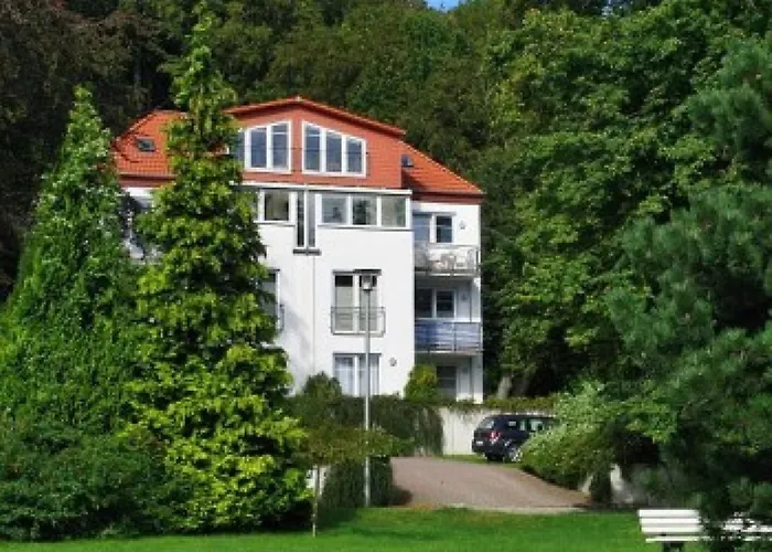 In Ruegen Naehe Weltnaturerbe Kreidekueste * Sassnitz
